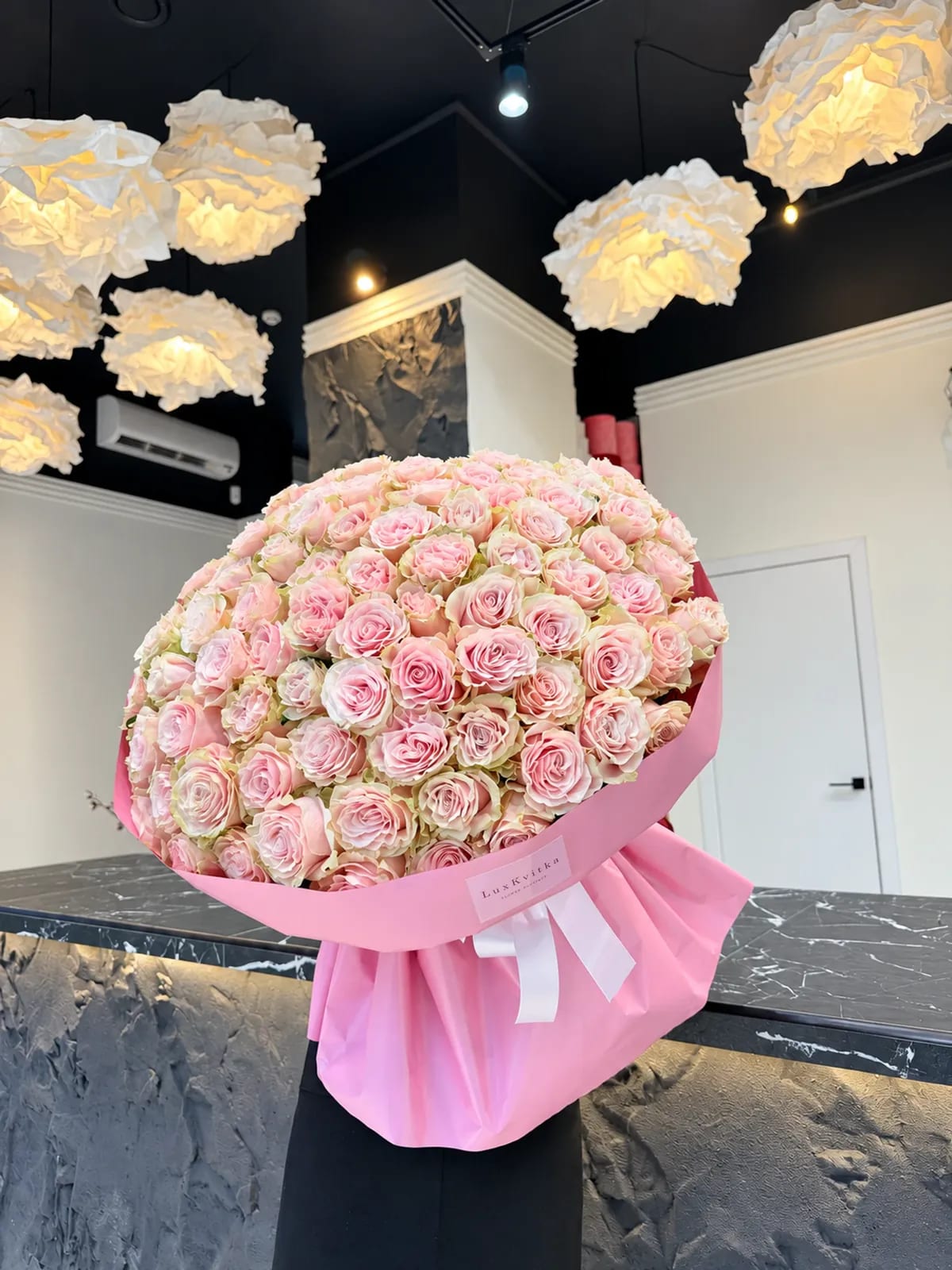 Еквадорська троянда «Pink Mondial»